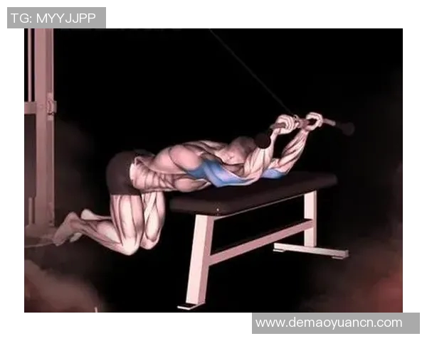 龙门架绳索后踢指南：三维刺激臀大肌的器械使用法则